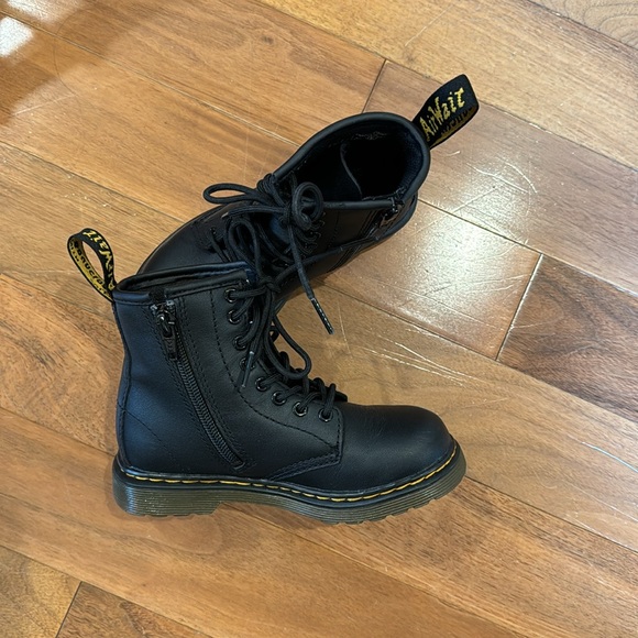 Dr. Martens 1460 Junior Size 11 Combat Boots - Picture 6 of 9